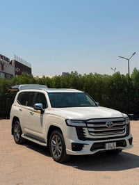 لاندكروزر بريم VX • ٢٠٢٤ • رقم بغداد