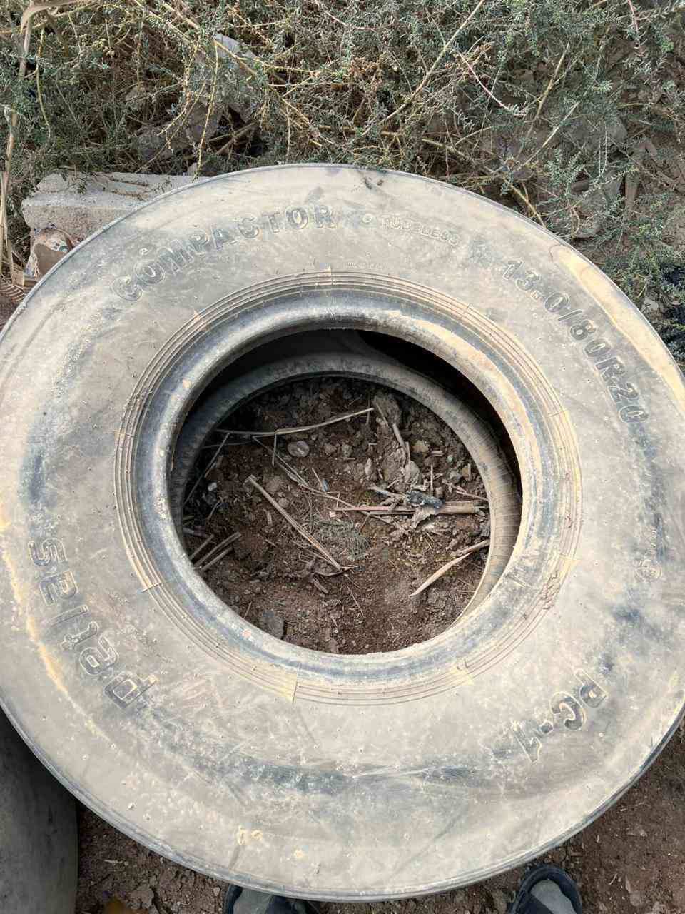 للبيع اطارت حادله مطاطيه مستخدم العداد 10 السعر الواحد50 الف وبي مجال *********** مكان واسط #الصويرة
