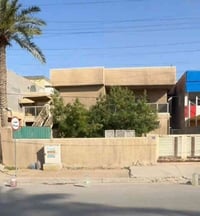 فرصة استثمارية رائعة في بغداد زيونة، دار تجاري للبيع بواجهة 11 متر ونز...