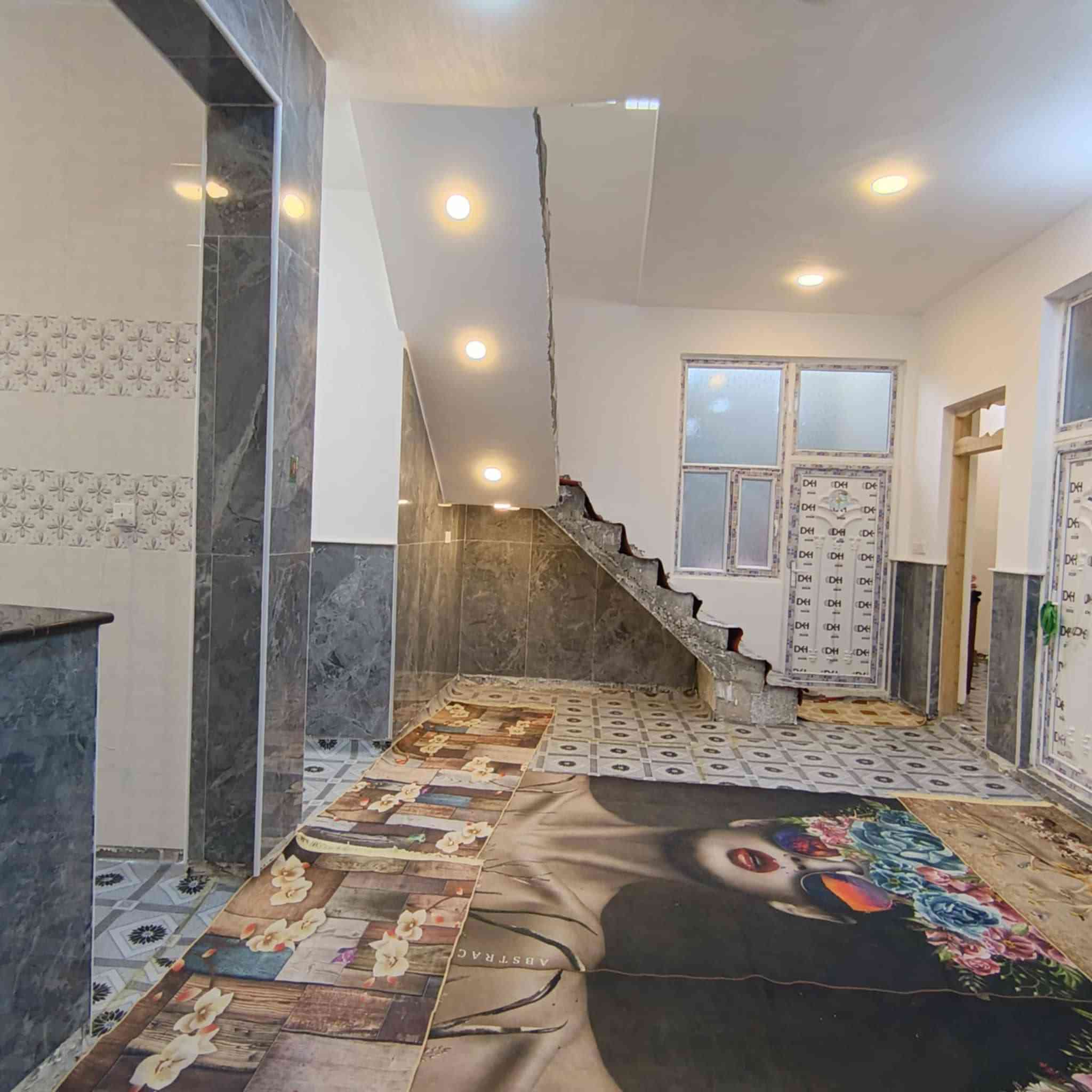 السلام عليكم دار للبيع نعمانيه بالمتنبي قريب ع شارع العام يم النهر بناء حديث المساحه ١٨٠ غرفتين وصاله ومطبخ مناور ٢ صحيات داخليه وخارجيه للاستفسار ***********
