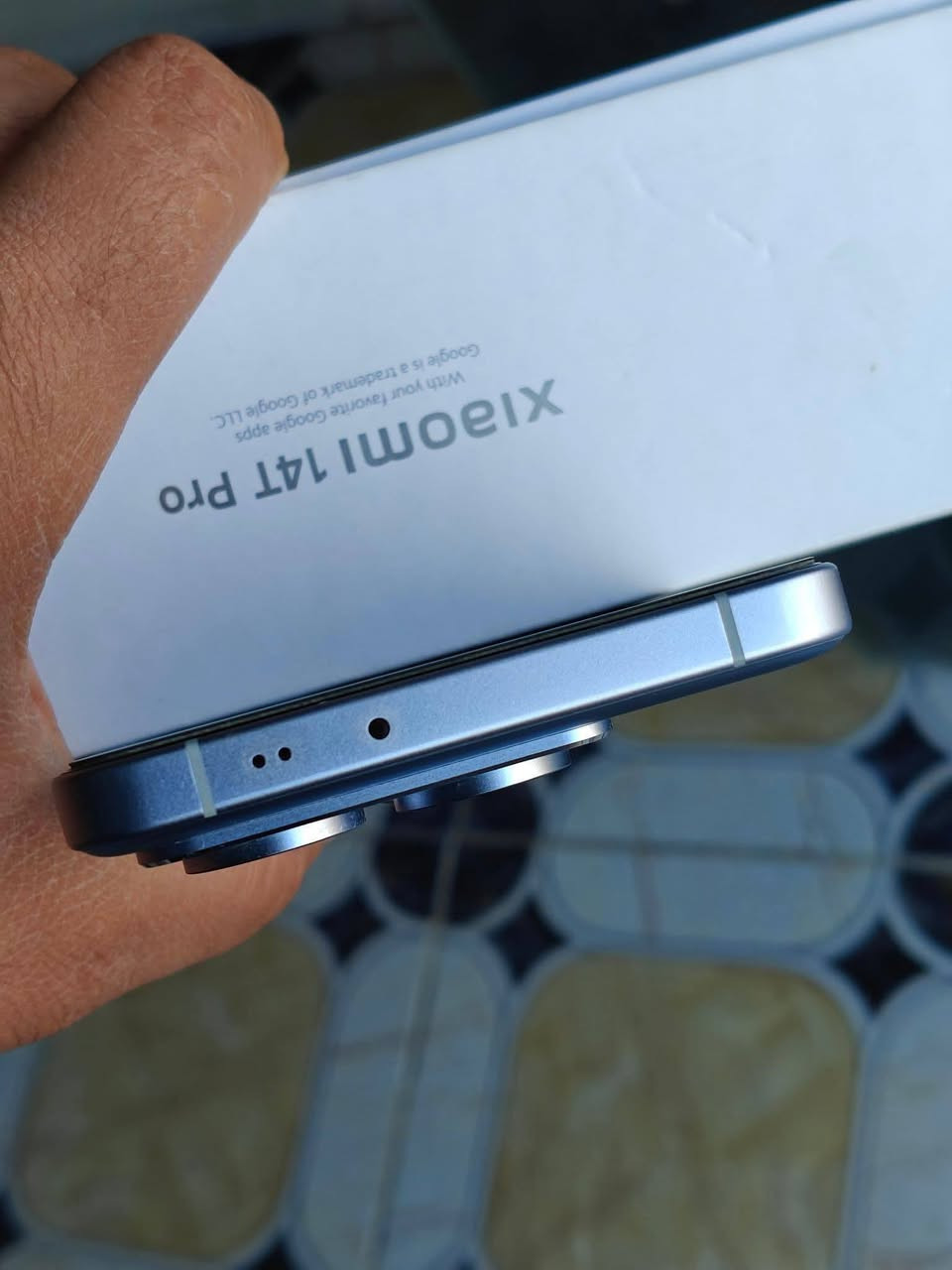 السلام عليكم
شاومي 14 تي بروا 
ذاكره 1 تيره........ 1تيره
مستخدم لووك أخو الجديد كامل ملحقاته عالمية عملاق الألعاب وبالاداء السعر600 الف 
مكان نجف
*********** اتصال وواتساب
