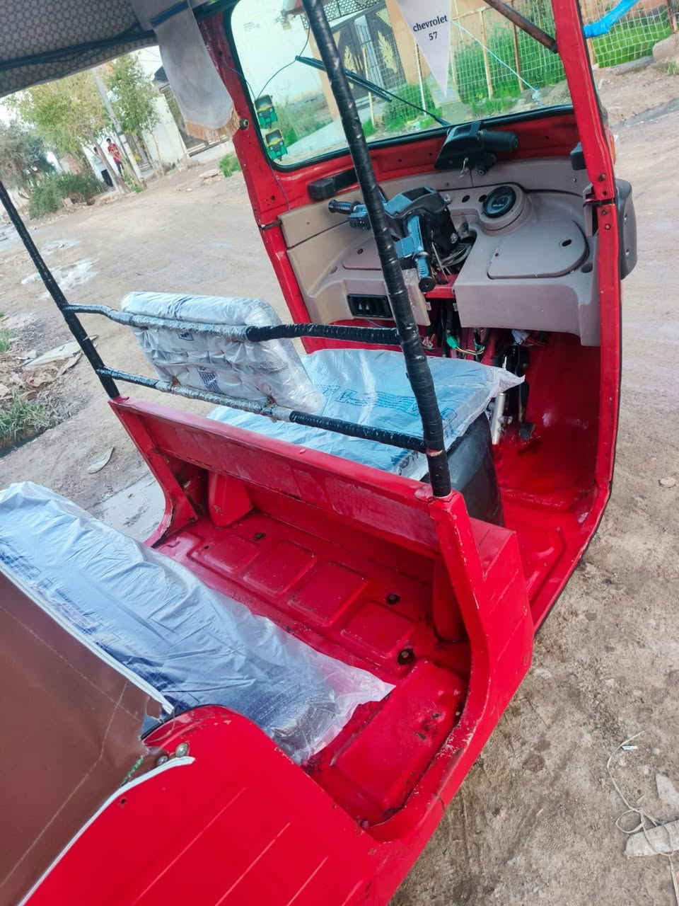 السلام عليكم شباب تكتك موديل 18 شهر5 المكان ديالى بعقوبة مدخل الرحمه قرب جامع مالك الملك السعر 4800 الرقم ***********
