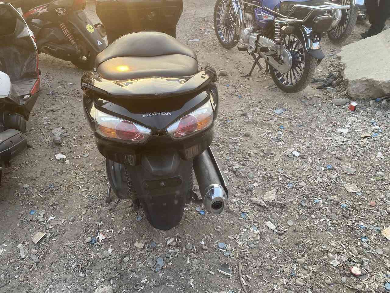 0/10بس الكير ملغي وغراضه موجوده السعر 1400 مكاني بغداد الكاظميه ***********
