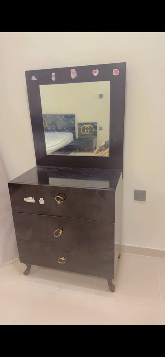 مرحبا غرفه تركيا للبيع 5قطع اي ضرر وكسر مابيها غرفه نضيفه الكنتور 6بيبان لونها بالحقيقه احله الصور ضالمتها سعرها 250وبيها مجال العنوان التنومه مدينة النرجس الشراي يراسل مو شراي لا تراسل وتعبني


**إذا كنت صاحب هذا الإعلان وتريد حذفه لأي سبب، رجاءا أرسل رسالة إلى الدعم الفني**