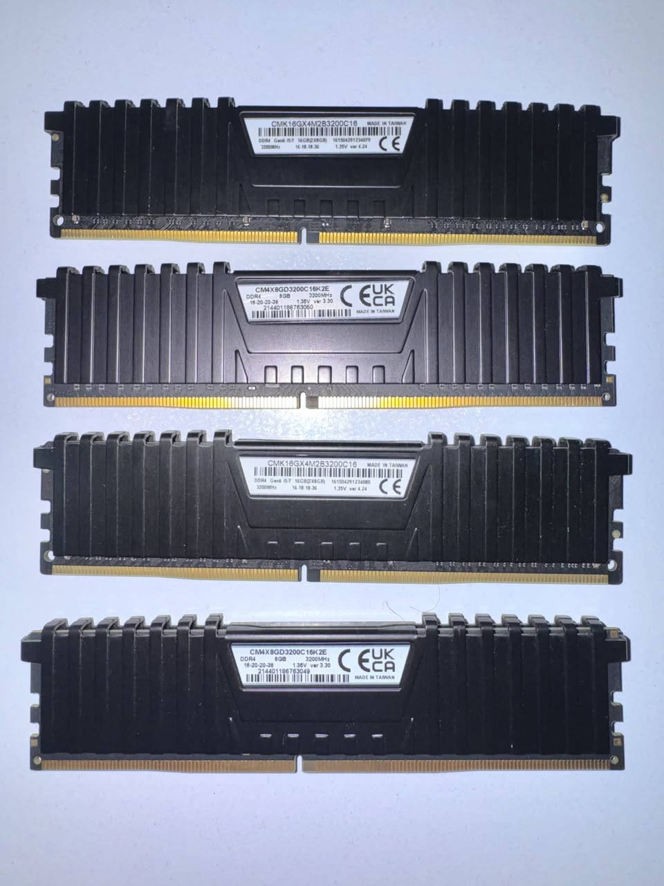 سلام علیکم
هذولي للبيع، بشرط ما بيهم أي مشکلة، إذا كان في مشكلة، يرجعوها..


CPU: Intel Core i9-10900K + Cooler
400 الف
_______________

RAM: Corsair Vengeance (4x8)=32GB DDR4 3200MHz
200 الف
_______________

GPU: NVIDIA GeForce RTX 3060 12GB X Trio
420 الف
_______________

Motherboard: MSI MAG Z490 Tomahawk
220 الف
_______________

Power Supply: Deepcool PQ850G-FD 80+ Gold
110 الف
_______________

Case: Cooler Master CM-Storm Trooper - full-tower gaming case
150 الف


**إذا كنت صاحب هذا الإعلان وتريد حذفه لأي سبب، رجاءا أرسل رسالة إلى الدعم الفني**