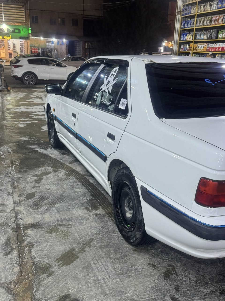 السلام عليكم بيجو بارص 2015
السيارة مكفولة من الصبغ والضربه بيها بس حاجب البنيد والجاملغ الامامي صوب الصدر 

خياساتها كلش قليلة 

حدادية جديدة 

تخم تاير 

منظومة زنون

السيارة كاعده ماناقصه اي شي 

رقم انكليزي 

صاعده هزه جديده 

راعيها موجود مداور ثاني يوم

السعر 55 وبيها مجال مكاني نجف 

تواصل ***********
