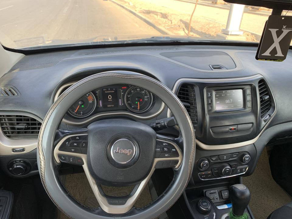 جيب بزون مديل 2016
مكينة 2400
اربع انظمة قيادة
السيارة فور ويل
الكشنات قماش ( اسود )
حادثها موضوح بالصور 
بدون شواصي
رقم بصرة الجديد
السيارة بأسمي
سنوية ل 28
سيارة جاهزة كَير و مكينة مكفولات
مكان السيارة البصرة
السعر 125$ و بي مجال
هـ / ***********
