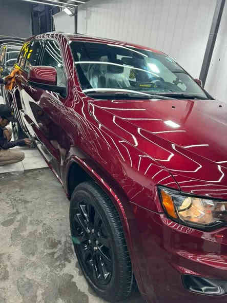 سلام عليكم جيب 2022 بلاك توب  رقم بغداد جديد سياره بدون تبديل بدون قطرت صبغ بارد فقط دراجه اولئ دفع رباعي بصمه شاشه جبيره تبريد قطعتين فتحه سياره مكفوله كير محرك وكلشي بيه ما عدئ بارد فقط بالصور مكان سياره بغداد 
الاستفسار *********** Colombo
