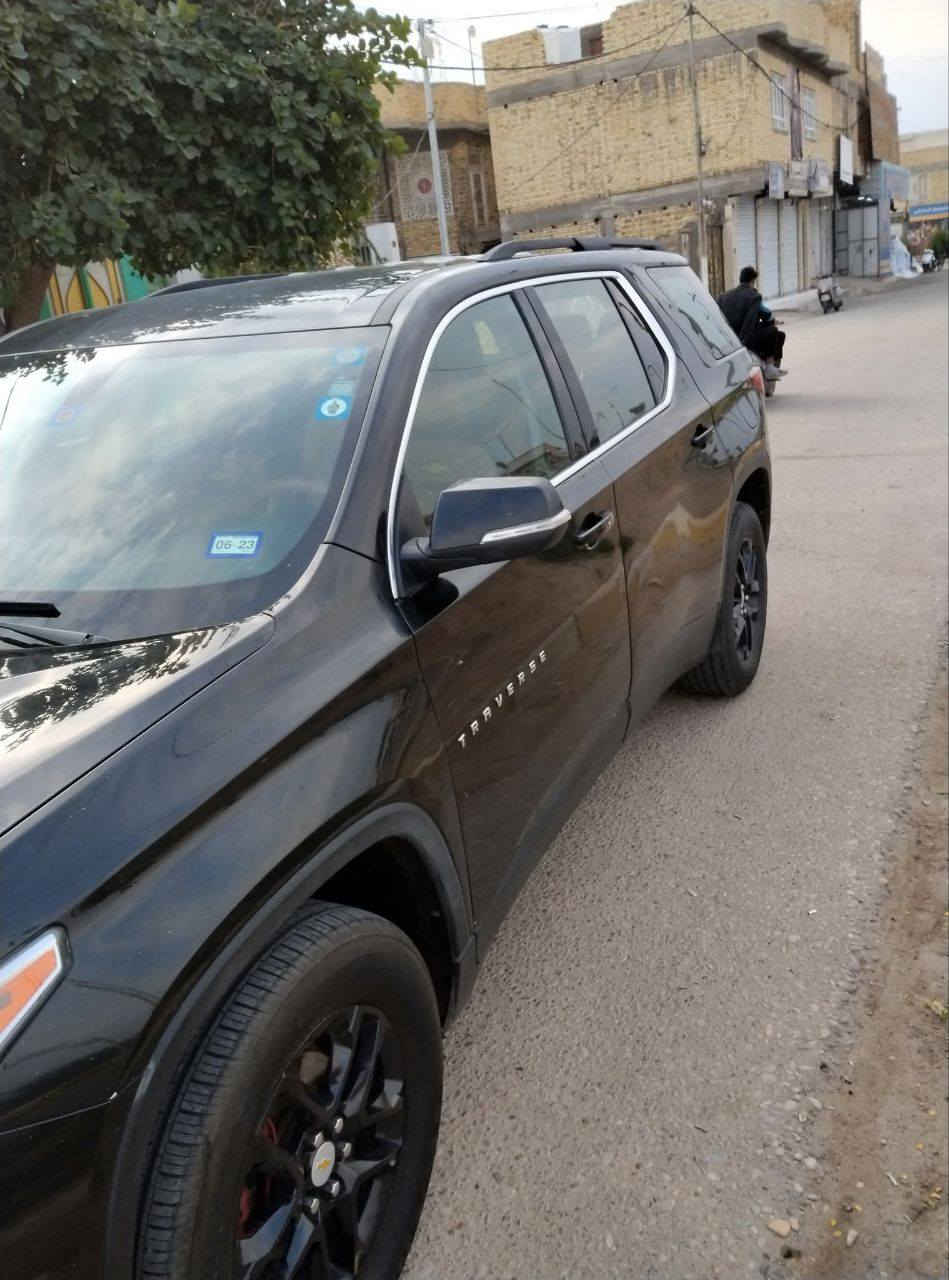 سيارة شيفروليه ترافرس 2021
اسود اللون 
محرك V6 سعة 3.6 لتر 
شاشات لمس 7 أو 8 بوصات
ودعم Apple CarPlay وAndroid Auto، وميزات أمان متقدمة مثل التحذير من الاصطدام ومراقبة النقطة العمياء
 مقاعد كهربائية تكييف ثلاثي المناطق
أضواء LED أمامية وخلفية
 باب خلفي كهربائي 
خزانة سرية 
 رقم بغداد  وطني  ...  حادثها تبديل باب السائق الامامي 💯
 السعر 190 وبي مجاال
او مراوس جيب بزون موديل ١٦ وفوك 
مكانها ... ميسان 
للأستفسار  الأتصال بالرقم  ***********
