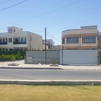 � للبيع عقار ركن بموقع مرتب ومفيد للاستثمار العقار على شارع قطر الندى ...