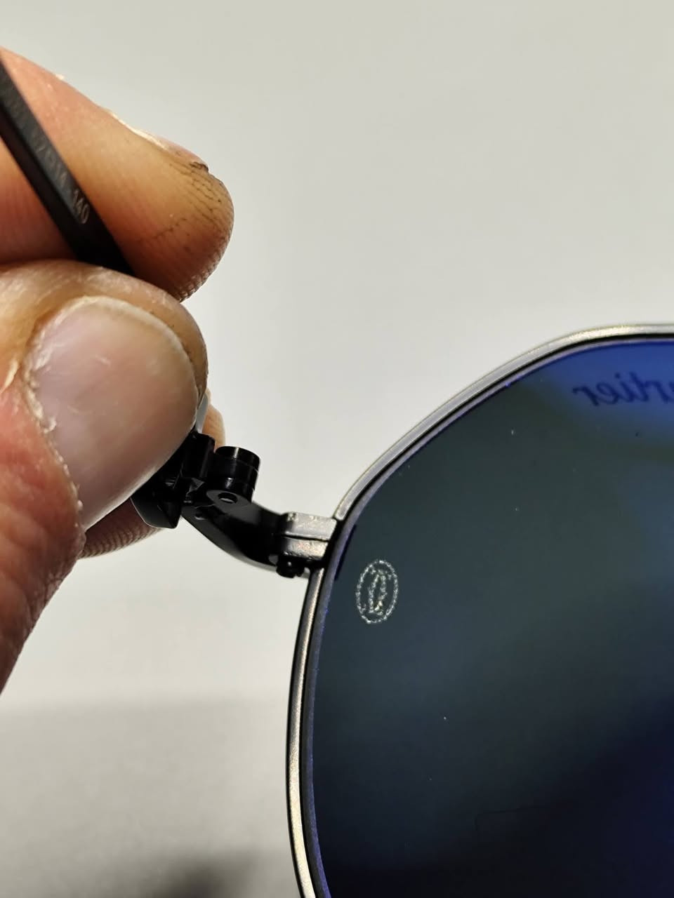 كارتير  سانتوس بمواصفات عاليه جدا وكوالتي أعلى
عدسه زجاج لون اسود ساحر
عدسه UV حمايه من الاشعات الضارة للعين
مخدات جلاتينيه طبيه مختمه
لون البدن اسود رهيب
مختمه بل كامل بدن وعدسه
قياس 62
تأتي مع علبه حافظه للماركه كاملة المرفقات
كوالتي فول الفول جدا عالي

السعر 35 الف
التوصيل مجاني لجميع محافظات العراق 

للحجز مراسلة الحساب ( ترسل رقمك وعنوانك الكامل)

اضغط لمتابعة الصفحه ليصلك كل ما هو جديد ومميز
من (انس براند للاناقه العامه) متجر الاقتناء والهدايا الفخمه


**إذا كنت صاحب هذا الإعلان وتريد حذفه لأي سبب، رجاءا أرسل رسالة إلى الدعم الفني**