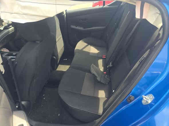 السلام عليكم ورحمة الله وبركاته 
سنترا مديل 2025 
حاليا في ورشة التصليح 
سعر مناسب 
لاستفسار /***********
