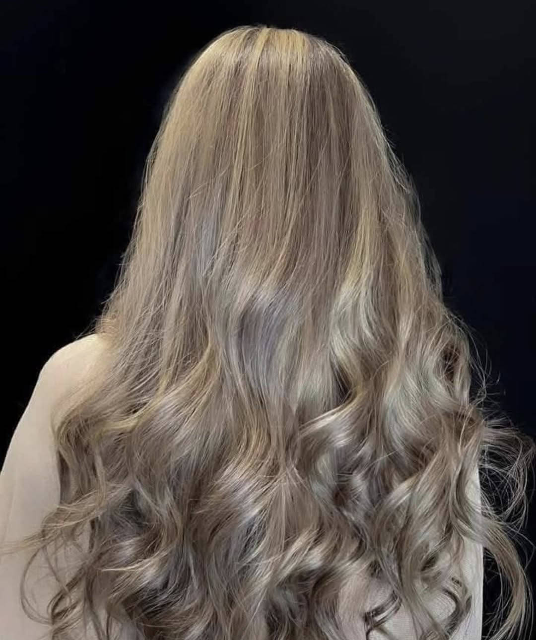 الوان الفخامه🎖️🎖️🎖️
لانكم تستاهلون الفخامه 
ننتظركم بكل حب مع كادر الايراني🇮🇷 المتميز بكل اختصاصاته من الساعه⏰ ١٠:٠٠ الى الساعه١٢:٠٠ ليلا
للاتصال والاستفسار☎️:*********** او***********
عنوان: 🏩زعفرانيه اربع شوارع فوك لحم بعجين الزيتونه
