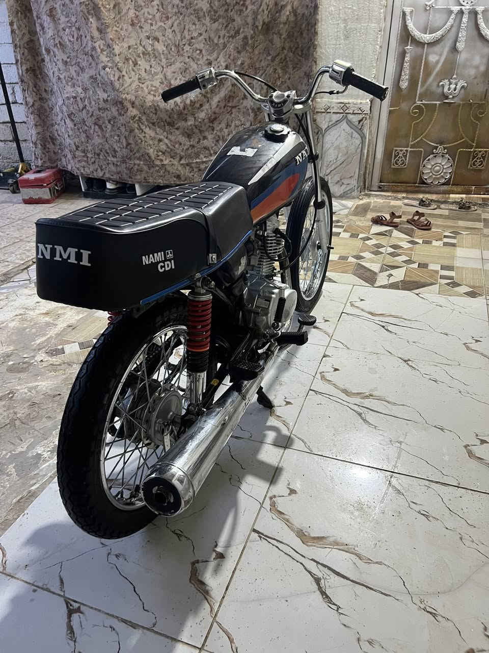 مرحبا شباب دراجه نامه اصلي كلك كلك كلك هستوه معمره مصارله هواي بس متروكه دراجه مكينه نامه اصلي بلاد برقي ممفتوح بيه شرط اذا مفيلسه تاخذه بلاش سعره٥٥٠مكاني ناصريه الغراف وشراي يشلع عيوني وهاذه رقمي ‭٠٧٨٠ ١٤٥ ٦٢٨١‬
