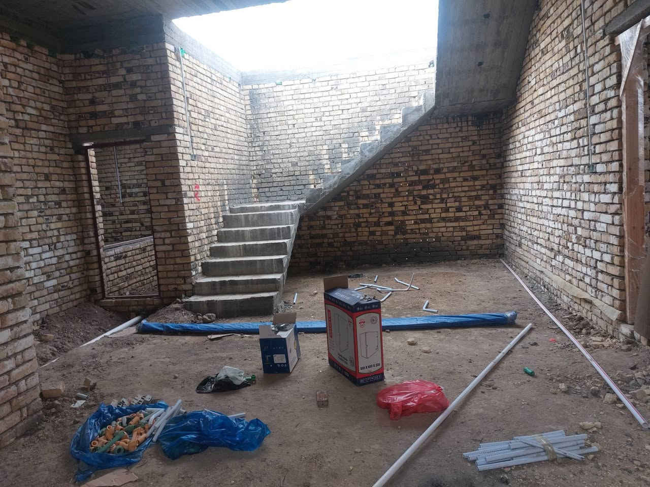 بيت للبيع المساحه 270م الرميثه أبو صريفه زراعي مسلح شارع 10 أمتار الشراي يتصل ***********
