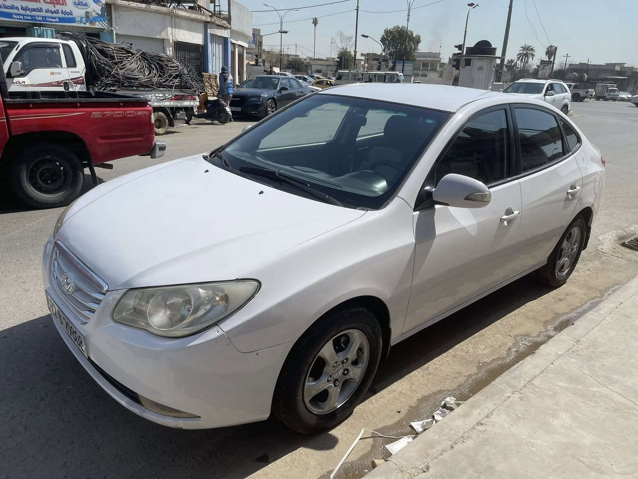 النترا 2011 خليجي
بيها قطعتين صبغ وشويه لغد 
هزه سنويه جديده 
محرك كير بشرط 
السياره مكانها موصل 
***********
