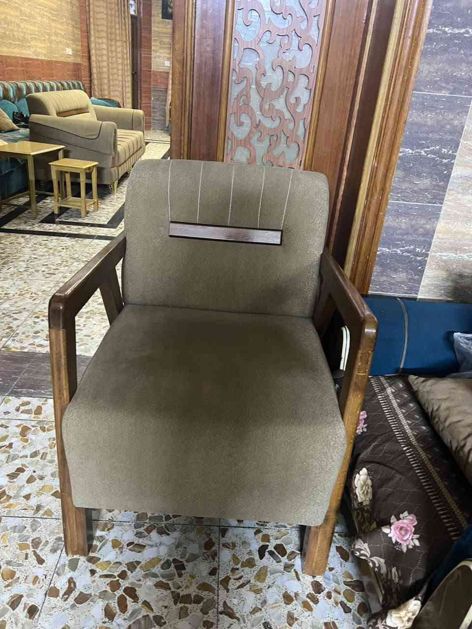 سلام عليكم عندي تخم جديد
العنوان بغداد الشعب حي التجار 
السعر علخاص 
***********
