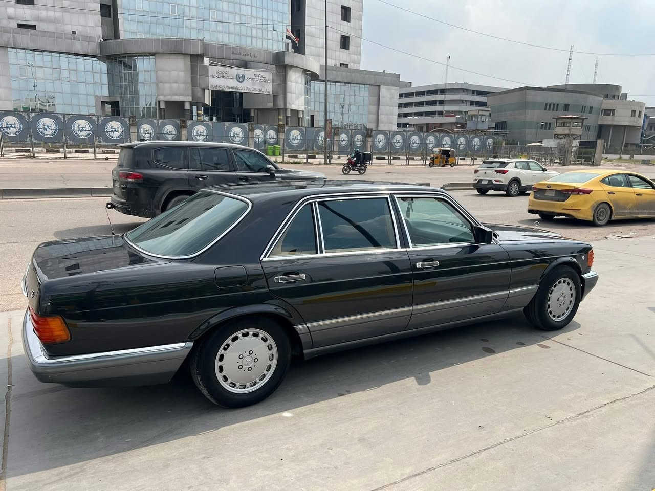 سلام عليكم مارسدس رئاسي موديل1990
560SAL

مكفوله من الضربه وتبديل بس صبغ جماليه 

جديدة سياره كلش داخل عسلي كهربائيات كلها شغاله تبريد ثلج وكير ومكينه مكفولات معروضه سياره 130 ورقه وبيها مجال مكانها بغداد شارع فلسطين وهذا رقمي *********** اتصل وادلل
