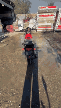 سلام عليكم دراجه بوكسر للبيع الدراجه نضيفه المكينه اوراق اصولي مكمركه مامفتوحه ماشيه 59الف 
بكاني بغداد مدينة الصدر قطاع 40الدراجه مال بيت مامشتغل بيهة دليفري ابد السعر2300وبيهة مجال 
رقم التواصل ***********واتساب فقط متواجد 24ساعده
