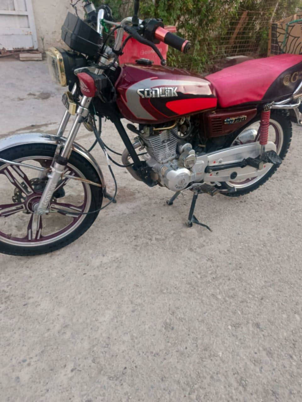 دراجة سيفان موديل 22دراجة كامله محرك مكفول بعده بلاد مكان ديالى دلي عباس سعر 475التواصل عله الرقم ***********
