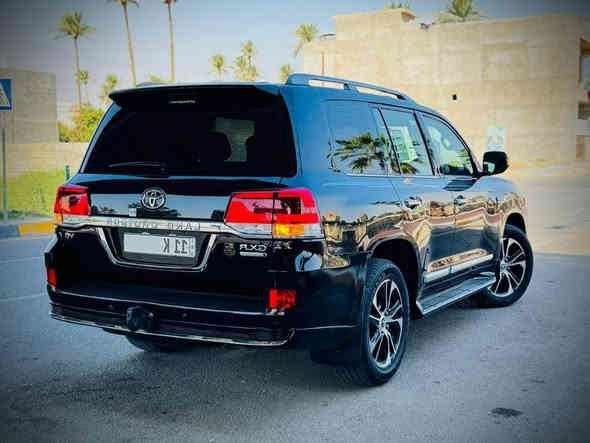 السلام عليكم ورحمه الله وبركاته 
تويوتا لاندگروز
2021
GXR
بحريني فول مواصفات
مغلفه PPF
داخل قرميدي 
3 شاشات
رقم بغداد الجديد
ماشيه 49 الف حقيقي
مكفوله كفاله عاااااامه
المواصفات  فول 1/1         
بصمة + تشغيل عن بعد
فتحة سقف
زراك امامي 
صندوق كهرباء 
كشنات كهرباء 3 دكم
محرك 6 سلندر
شاشه جبيره اندرويد 
ايرباك عدد 8
عداد ليزري لكزز
شاحن واير ليس
حساسات امامية وخلفية
مري شفط + ثلاجة
فور ويل 4*4
لايتات اوتو  
تحكم استيرن فول
لايت زنون 
كاميرا
بيه 3 اصابع بارد فققققط براس الچامرلاغ الامامي السكن
السعر 562$ وبيه مجال للشراي الجاد
مكان السيارة ديالى الخالص
الخاص مفتوح
للاستفسار ***********
