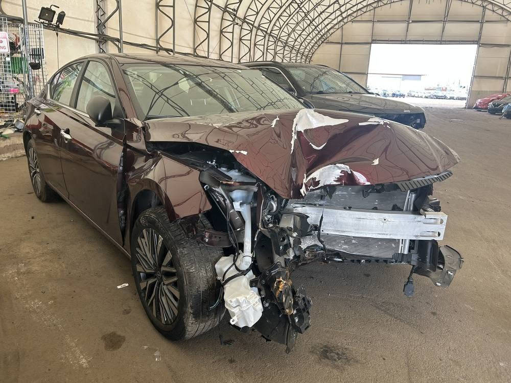 السلام عليكم
سيارة للبيع 
واصل المنطقة الحرة الاردن
النوع: التيما
الموديل : 2025
المواصفات: SV
الون : كرزي 
محرك: 2500
تدخل على كتاب الشهداء او حرة
للاستفسار: ***********
