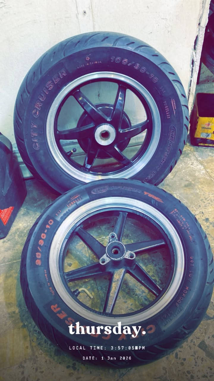 ويل نجمه مسدوده هوا وتايراته نضيف كلش ب175وبي مجال شي قليل هـ ‭٠٧٧٧ ٦٨٤ ١٣٨٧‬
