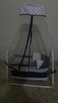 كاروك اطفال مستعمل للبيع الشراي يتفضل 07767692609