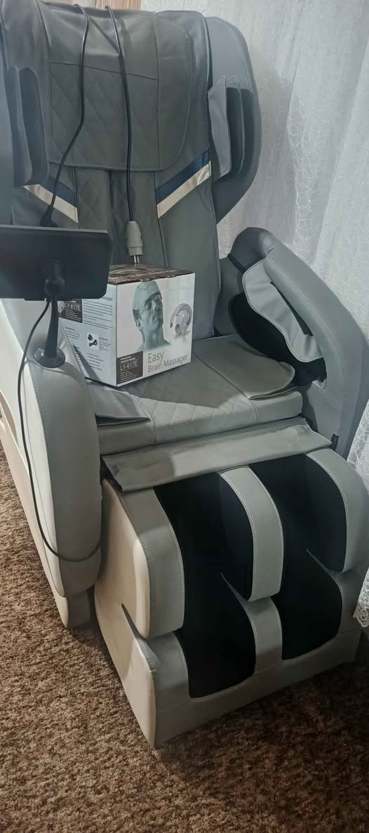 كورسي مساج مستعمل شهر السعر ٤٥٠الف العنوان دهوك رقم الموبايل*********** دهوك, العراق
