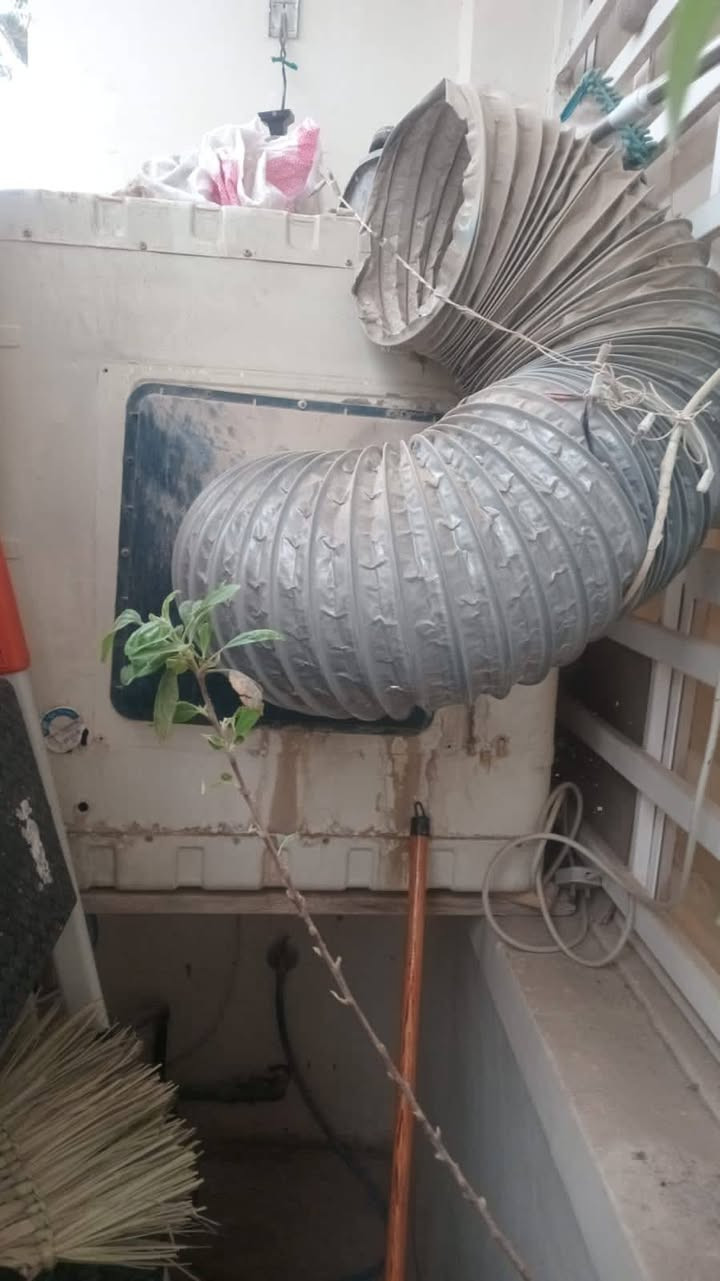 ثلاجة فستل تبريدها ممتاز بلادية مداخلة تصليح حجم 10 قدم سعرها 100
 ميز بلازما وطبلات فدشي راقي وموديل خشبي وحديد ثقيل سعر 125 للعلم الجديد مالته 225
مبردة استعمال موسم واحد فقط جديدة مع الخرطوم سعر 90
للتواصل 
***********
