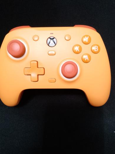 السلام عليكم ورحمه الله وبركاته 

من رخصه الادمن  

جويستك GAMESIR G7 SE  الغنيه عن التعريف 

بيها ازرار خلفيه قابله للقفل كما موضح بالصوره 

تستخدم خاصيه hall effect 

ما بيهه ولا شخط ولا ذرة خدش  

استعمال قليل جدا فقط 3 مرات استخدمتها لمده زمنيه قليله 

سبب البيع مدا استخدمهه متعود عل ماوس وكيبورد 

العيب الوحيد بيها انه ضيعت بطاقه الكيم باس الي تجي وياها 

السعر 35 الف وبيها مجال للشراي 

ومع السلامه 🌹


**إذا كنت صاحب هذا الإعلان وتريد حذفه لأي سبب، رجاءا أرسل رسالة إلى الدعم الفني**