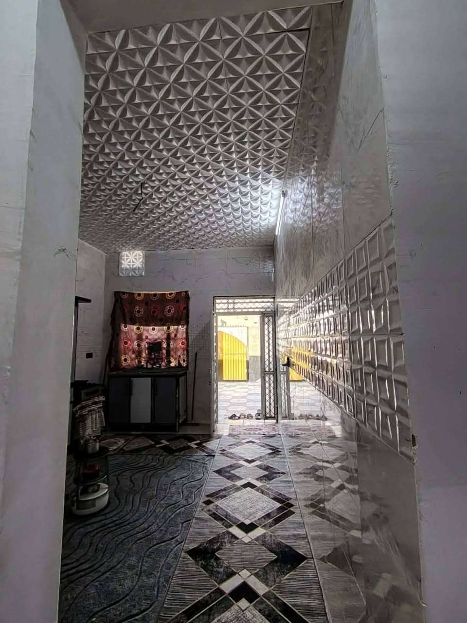 بيت جديد للبيع حي لأمين مساحته 150 م بناء ٢غرف وصاله ومطبخ واستقبال وحمام طارمه حلوه تفاصيل أكثر على رقم ***********
