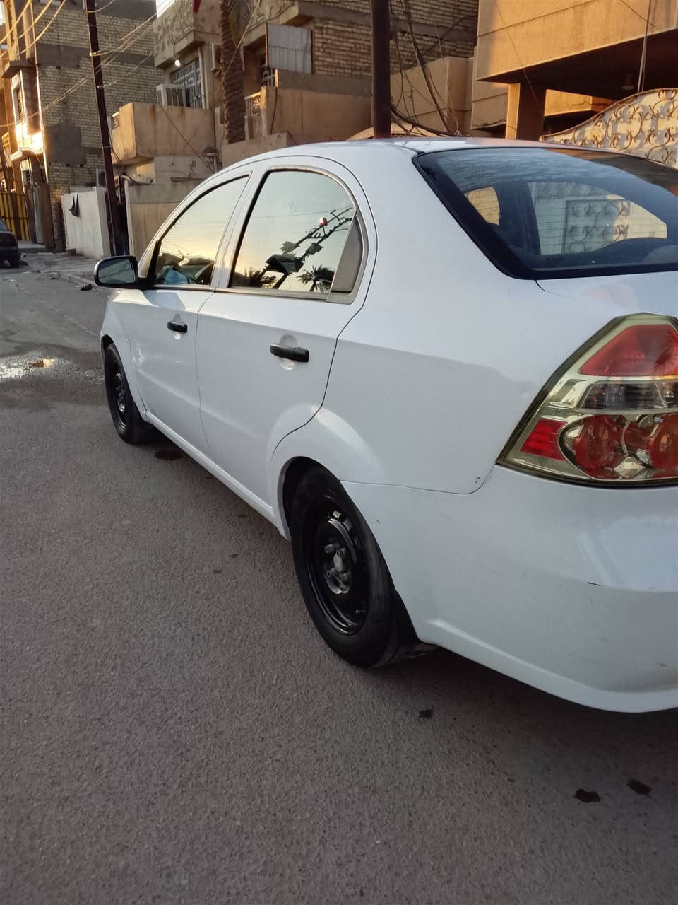 السلام عليكم افيو 2011للبيع بيه جاملغ امامي مبدل من الداخل كل شي مابيه وصبغ  مكاني بغداد الجديده السعر 68 ورقه وبيه مجال بسيط الاتصال على الرقم ***********
