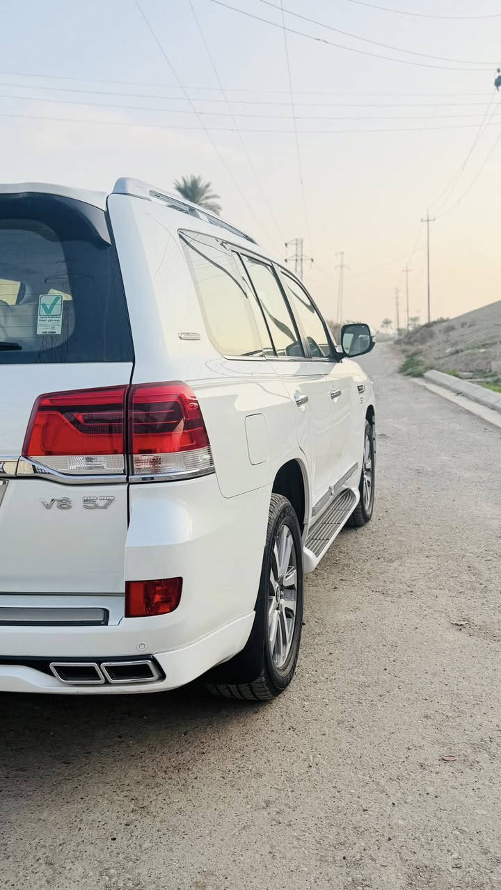 السلام عليكم 
للبيع لاندكروز موديل 2021 مكفوله كفاله عامه رقم سليمانيه بسوي تحويل ثاني يوم ماشيه 44 الف حقيقي مواصفات VXS فول الفول محرك 5.7 اصل السياره جكات خمس كامرات دبل ماوس رادار تحديد مسار فتحه 3شاشات فتحه مقاعد خزن ميموري 4كراسي تدفئه+تبريد ستيرن كهرباء 8ايرباك مثبت سرعه ترحيب بل بوب السياره مواصفات لكزز مفوله للأخير السياره مال بيت مكان السياره صلاح الدين قضاء/بلد للاستفسار اتصل ع رقم ***********
***********
