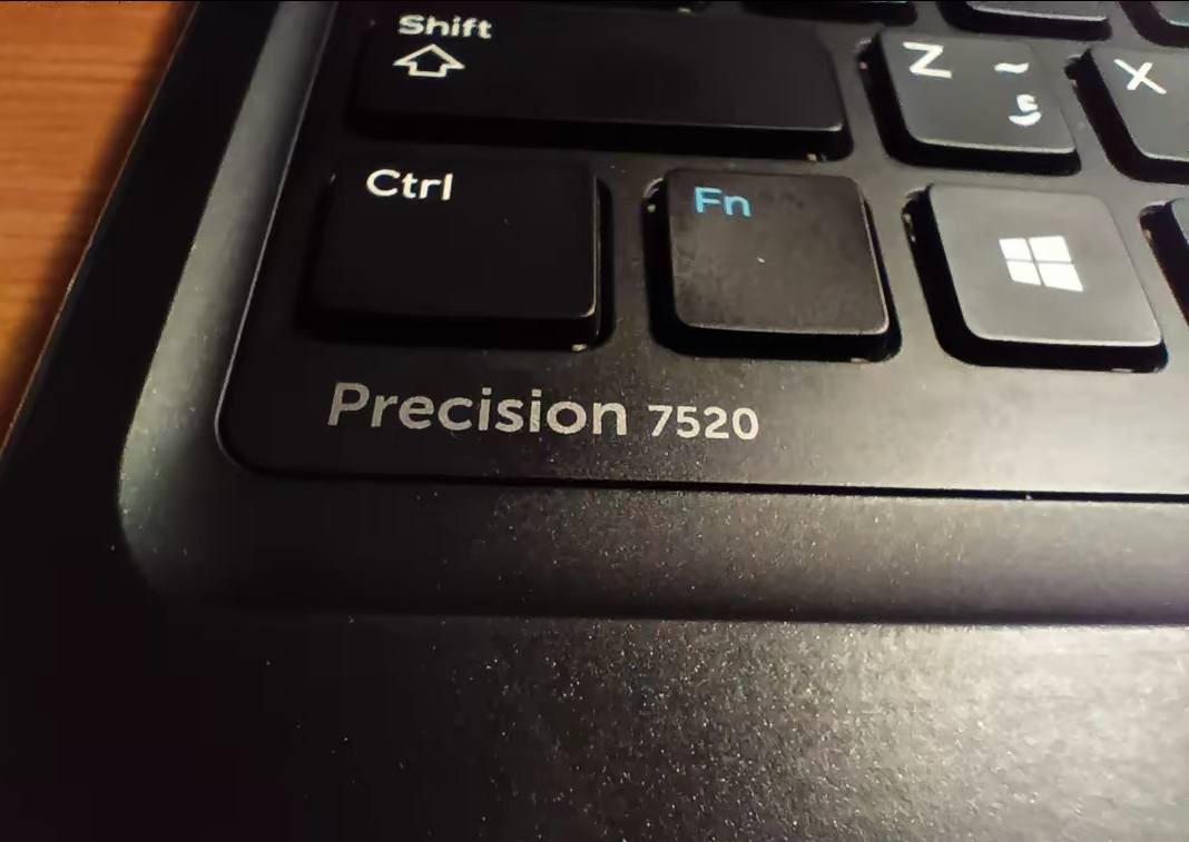 لابتوب Dell Precision 7520
💻 المواصفات:

- Core i7 HQ 🔥
- رام 16GB (12 داخلي + 4 منفصل)
- تخزين 256GB SSD ⚡
- شاشة لمس
- نظام Windows 11 Pro
- كيبورد عربي/إنكليزي ضوئي

🎁 الإضافات:

- جنطة
- ماوس + ماوس باد
- 🎮 جوستك Xbox (عدد 2)
- الشاحنة الأصليه
ـ العنوان:بـــابل
ـ واتســاب ***********
