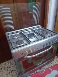 طباخ ال جي للبيع ١٨٥ الف الفرن شغال 07827050548