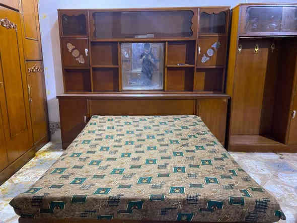 سلام غرفه احطاطه للبيع السعر 650 بي مجال + بوفيات مكتوب السعر عليهن
المكان الرمادي شارع 60 قرب الجنسيه الموحده 
رقم تلفون ‏‪0782 815 4334‬‏
وتساب ***********
