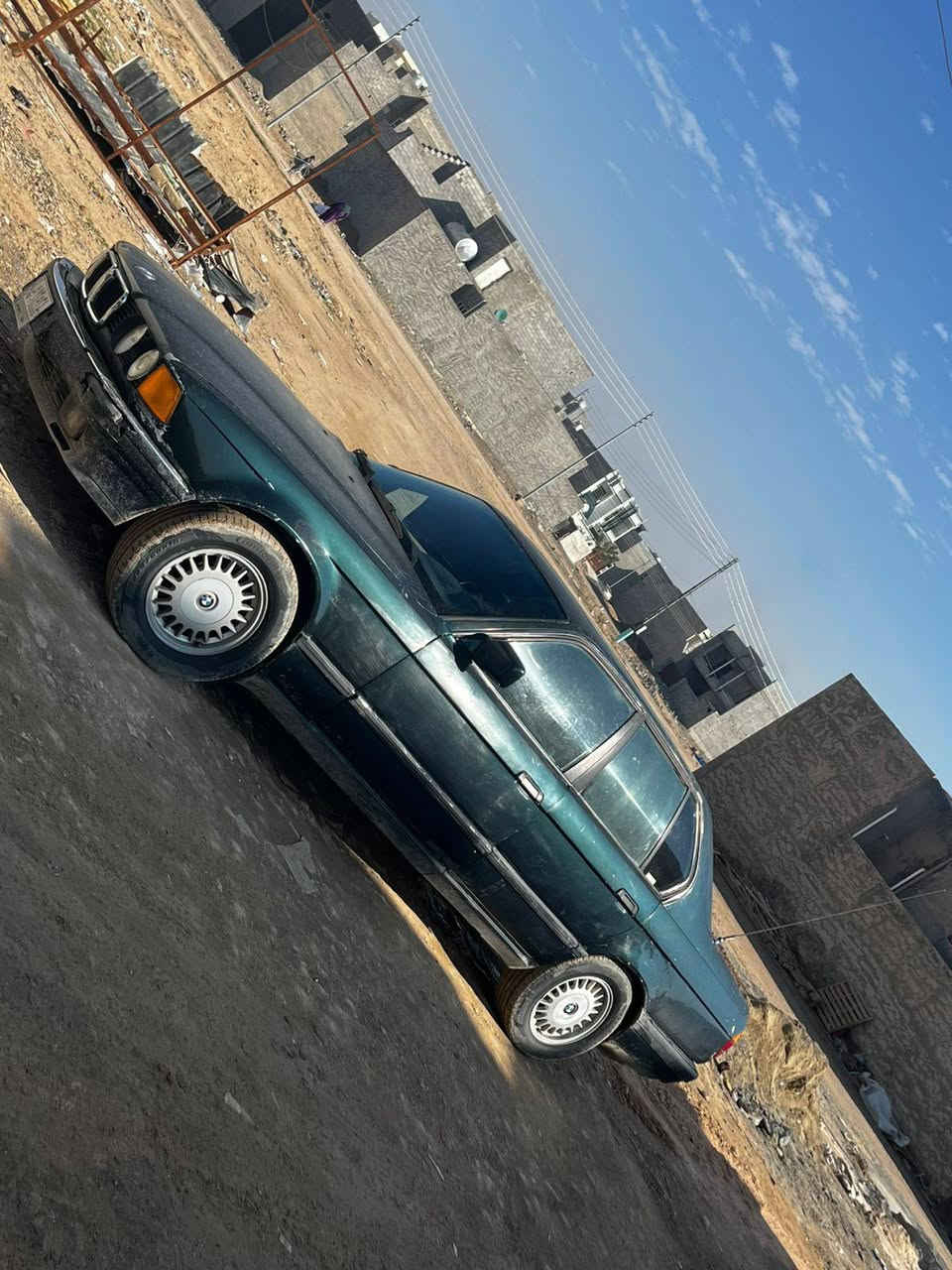 السلام عليكم بيئم 730 للبيع سعر 30 وبيها مجال شي قليل (مكاني تكريت) محرك بيئم محور  6 سلندر موديل 1994 رقم بغداد شرط تحويل فتحه سلايت لون زيتوني دبل ايرباك غرفتها جديد جلد كير اوتماتيك كشنات هيترات جلد تحكم كهربائي السياره مالت بيت انطيك بيها شرط محرك وكير استفسار اكثر 
***********
