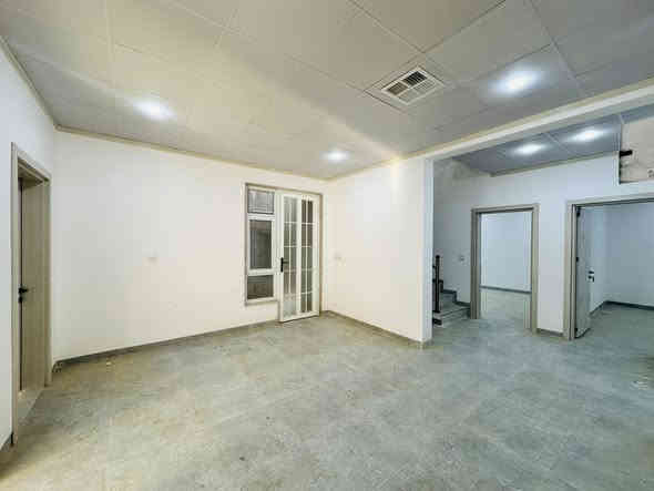 🔴 للأيجار بيت في حي الصديق قرب جامع الطيار مجمع انوار الحدباء السكني 
مساحة البيت 250 متر بناء حديث  يتكون من 6 غرف نوم مع استقبال مطبخ وطعام وهول وصحيات بلطابقين 
🛑بدل الايجار 800 ألف 
للاستفسار 
#مكتب_مملكة_الخير_للعقارات 

عنوان المكتب سايدين البحرين قرب قاعة الفخامة للاعراس 

***********

‭***********
