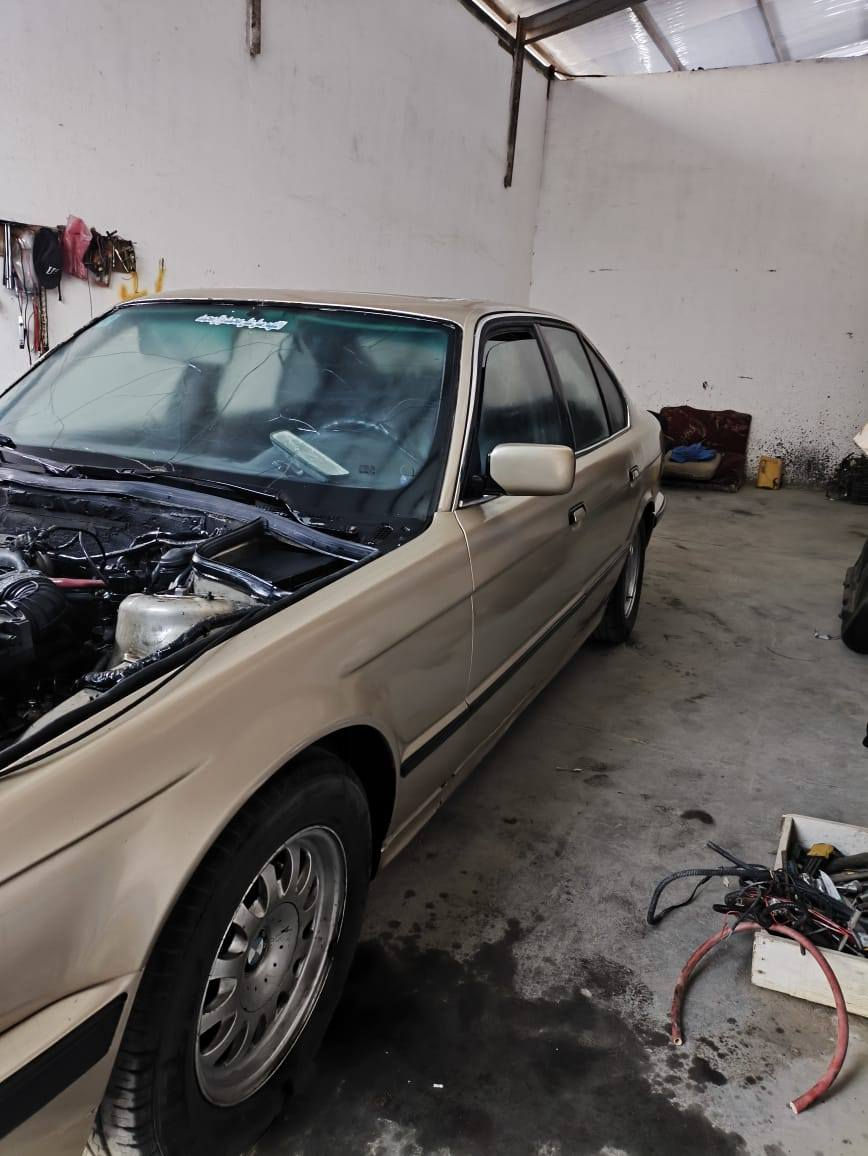 اسلام عليكم ورحمة الله وبركاته من رخصت مدير الكروب
سيارة بي ام دبليو فتحه تنته. رقم مٌميز خصوصي اربع ارقام واسط راعيه جيرانه تحويل وكاله كلشي تريده موجود. كفاله الأصوليات سنويه تنتهي ٢٩ مشروع وطني فقط بس تستلم الأرقام محافضة واسط ماتخسر الا القليل. كير ومكينه حلوات تخم تايرات كله جديد شرط. حداده نص عمر. كهربائياته كله شغاله.. أبيع كوم حديد لانه مديل ١٩٩٠.. شوف العين. سعر ٤٤ للعلم راسلني واتساب انه من البصرة رقمي ***********
