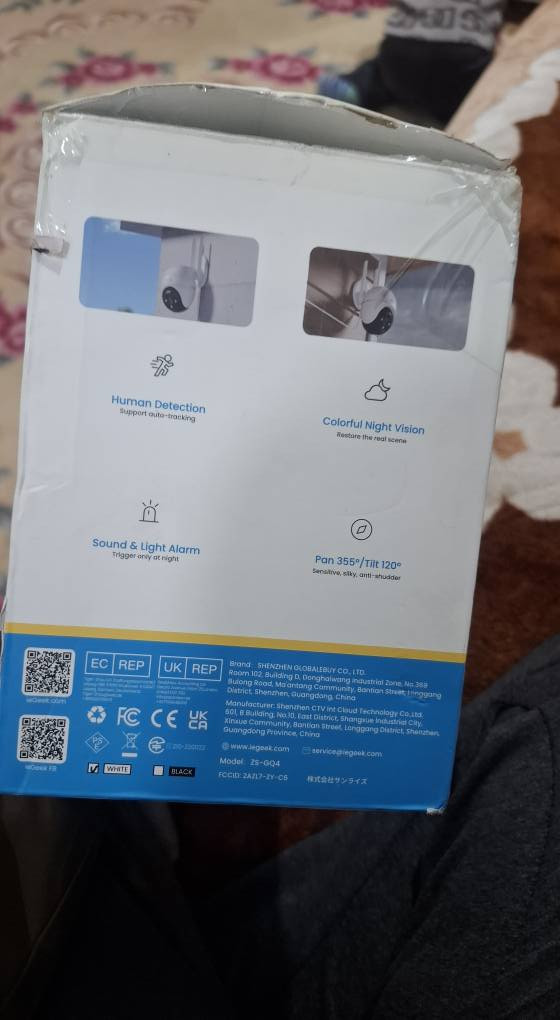 السعر 40 
كاميرا مراقبة خارجية ذكية من إنتاج شركة ieGeek. يظهر الصندوق تفاصيل الموديل ZS-GQ4 (أو موديلات مشابهة مثل ZS-GQ2 في بعض المتاجر). 

المواصفات الأساسية للكاميرا:

الدقة: تتوفر بدقة 5 ميجابكسل (5MP) أو 3 ميجابكسل (2K) لتوفير صور واضحة.

الرؤية الليلية الملونة: تدعم خاصية "Colorful Night Vision" لاستعادة الألوان الحقيقية في المشاهد الليلية.

التحكم والتحريك (PTZ): تدعم الدوران الأفقي بزاوية 355 درجة والإمالة الرأسية بزاوية 120 درجة لتغطية واسعة.

كشف البشر: مزودة بخاصية "Human Detection" التي تدعم التتبع التلقائي للحركة لتقليل الإنذارات الكاذبة.

نظام إنذار: تحتوي على إنذار صوتي وضوئي (Sound & Light Alarm) يتم تفعيله عند اكتشاف حركة مريبة ليلاً.

الاتصال: تعمل عبر شبكة Wi-Fi (تدعم ترددات 2.4 جيجاهرتز و5 جيجاهرتز في بعض الإصدارات) ويمكن مراقبتها عبر تطبيق الهاتف الذكي.

المقاومة: مصممة للاستخدام الخارجي ومقاومة للعوامل الجوية بمعيار IP65. 

معلومات إضافية:

الشركة المصنعة: شركة Shenzhen CTV Cloud Technology


**إذا كنت صاحب هذا الإعلان وتريد حذفه لأي سبب، رجاءا أرسل رسالة إلى الدعم الفني**