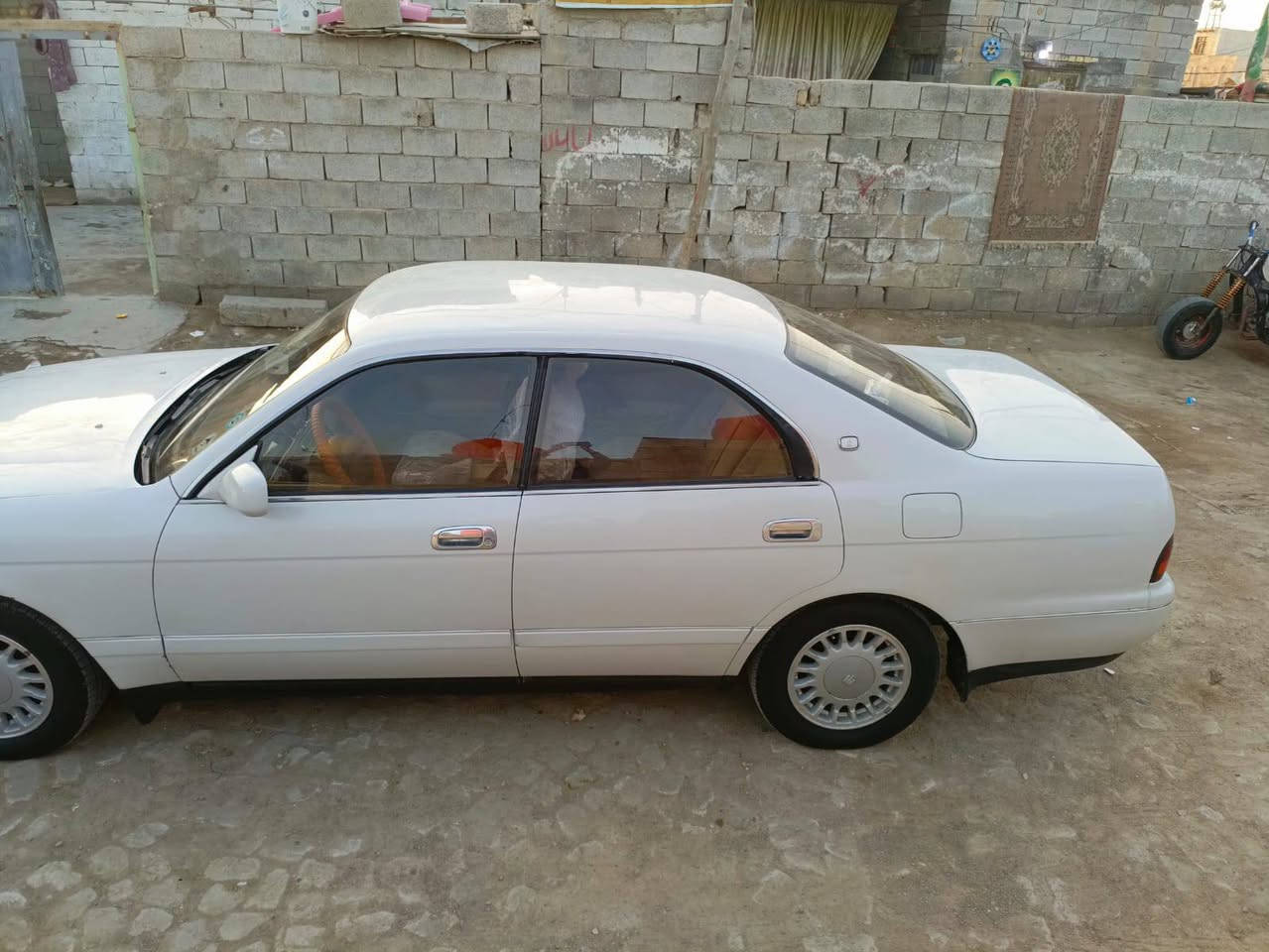 سلام عليكم سياره تيوتا مصبوغه جماليه مكفوله كص وضربه ***********
