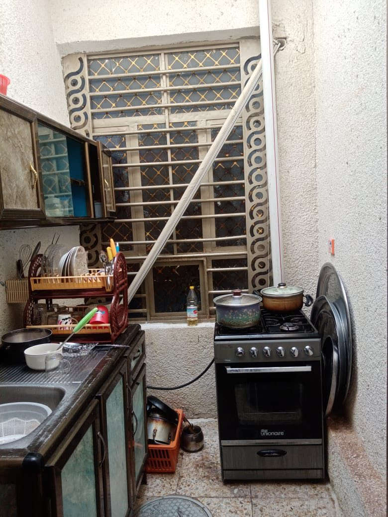 الدار للبيع المساحه ١٠٠متر الواجهه٥النزال٢٠ 
سند ١١٧٧ البيت كامل طابق واحد الرقم ***********
