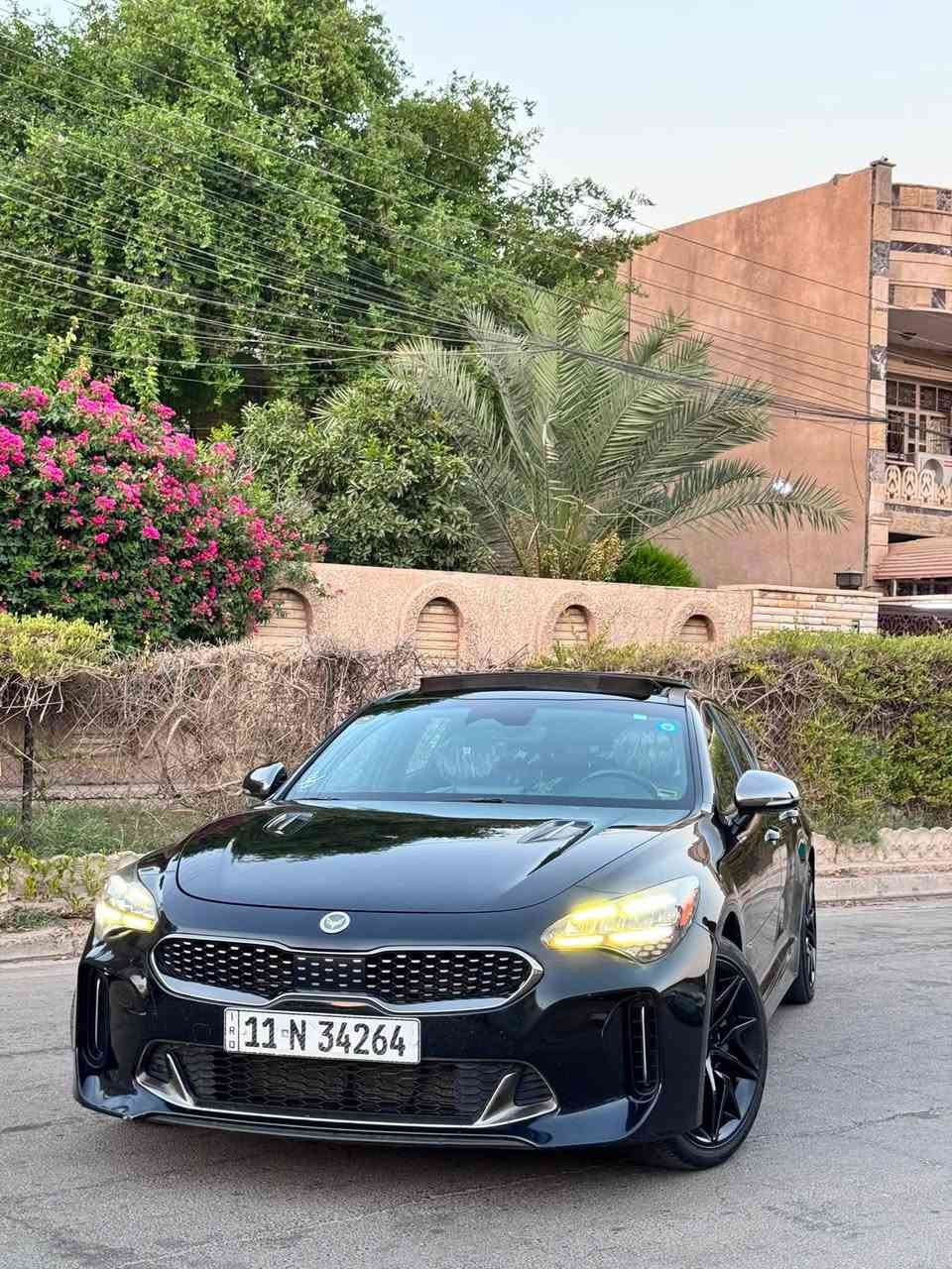 السلام عليكم 

كيا ستينكر 2022 فول مواصفات GT Line وارد امريكي حادثها جاملغ الامامي الايمن فقط بدون داوخل بدون كلشي ماشيه 40,000mi

🟢 المواصفات 🟢

✔️بانوراما 
✔️بصمه 
✔️تدفئه بالكشنات
✔️كشنات جلد 
✔️شاشه جبيره 
✔️كار بلي 
✔️تشغيل عن بعد 
✔️لايت زنون 
✔️دخول ذاتي 
✔️باقي المواصفات المعروفه 

مكينه 4 سلندر 2500 توربو كير مكينه كفاله 

السياره رقم بغداد بأسمي تحويل ثاني يوم 

مكان السياره بغداد 

للاتصال: *********** 📞
