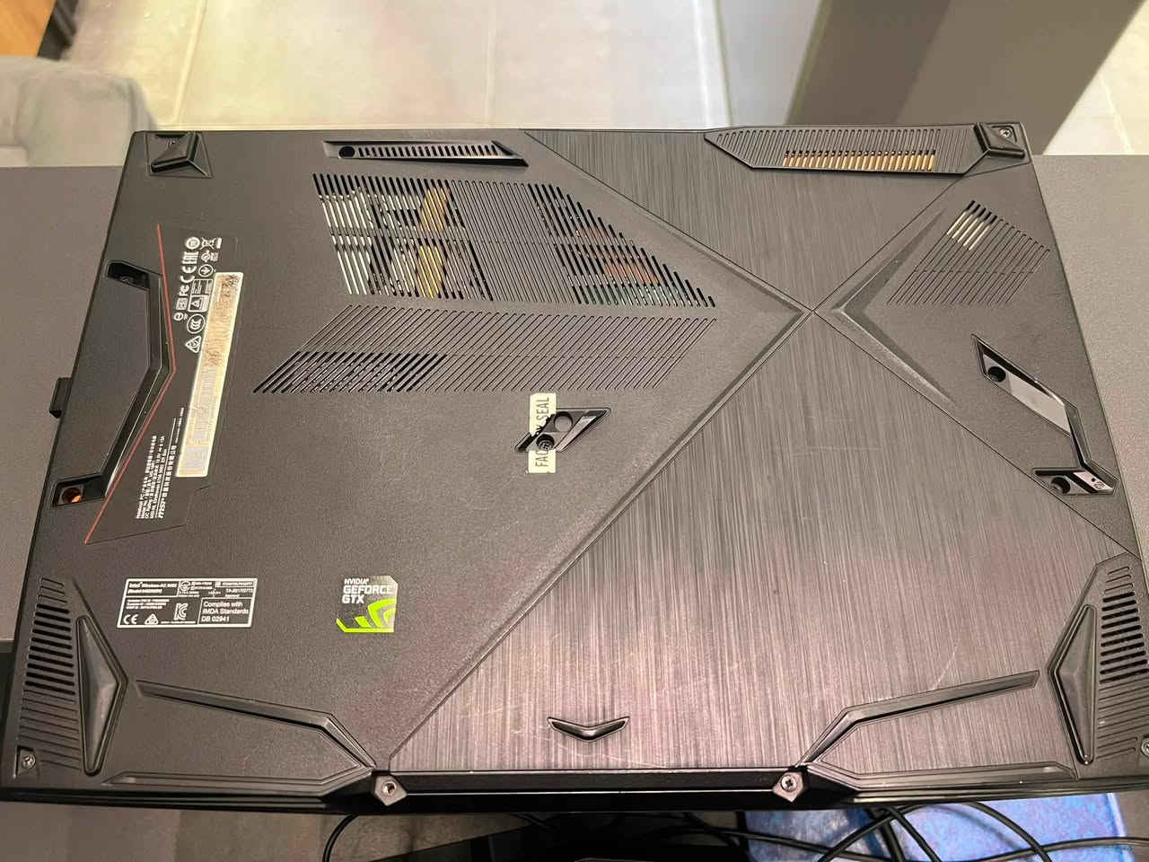 السلام عليكم 
لابتوب Gaming للبيع
Msi gf63 8rd
حجم الشاشة : 15.6
النظام : windows 11 pro اصلي
المعالج: intel core i7 7850H 2.2 Ghz
كرت الشاشة: NVIDIA Geforce gtx 1050 ti ( 4gb ) vram
الرام: 16gb ddr4 2666mt/s سامسونج
الهارد : نوعين الاول ssd 256 kingston
الثاني hdd 1tb
ملاحظة اللابتوب بدلتلهة معجون حراري جديد قبل يومين
يعني كبل تاخذهة تمزل العاب وتلعب واللابتوب مابي اي خلل✅
جربت عليهة the last of us part2
وبتل فيلد 
مع اللابتوب مبرد + الشاحن + جنطة
متواجد كرخ ورصافة
للاستفسار خاص او على الرقم + واتساب
***********
السعر 550 الف وبيهة مجال بسيط للشراي
