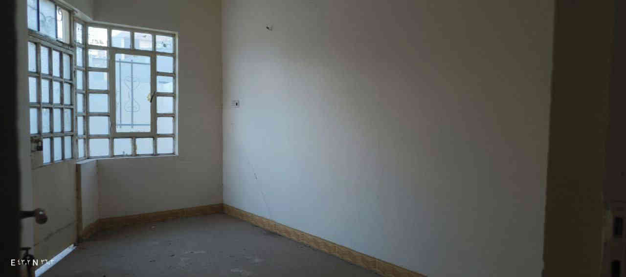 للبيع في حي الانتصار - المفتي الجديدة (100 متر)
فرصة رائعة لامتلاك منزل في حي الانتصار، منطقة المفتي الجديدة!
منزل بمساحة 100 متر  
تفاصيل المنزل:
 * غرفتان نوم
 * غرفة استقبال
 * هول واسع
 * مطبخ
 * صحيات معزولة
السعر المطلوب 48 مليون                                        السجل مفقود فقط  شغلة بسيطة اتصل وتدلل
لا تفوت الفرصة! للتفاصيل والمعاينة، اتصل على: ***********
