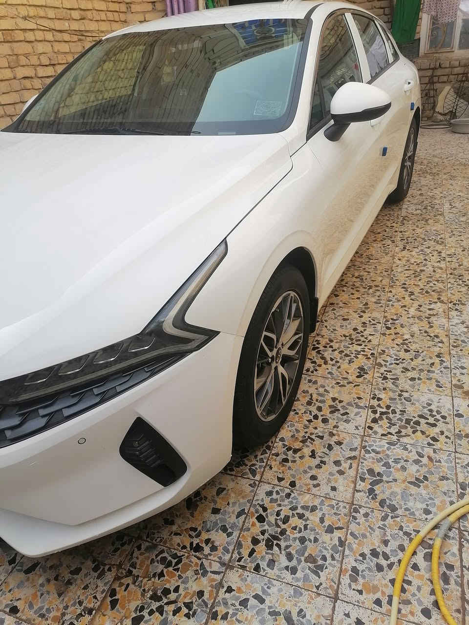 السلام عليكم كي فايف 2021 مكفوله كفاله عامه السياره جديده رقم بغداد ماشيه 69الف محرك السيارة 2000مكان السياره ناصريه مركز رقمي***********
