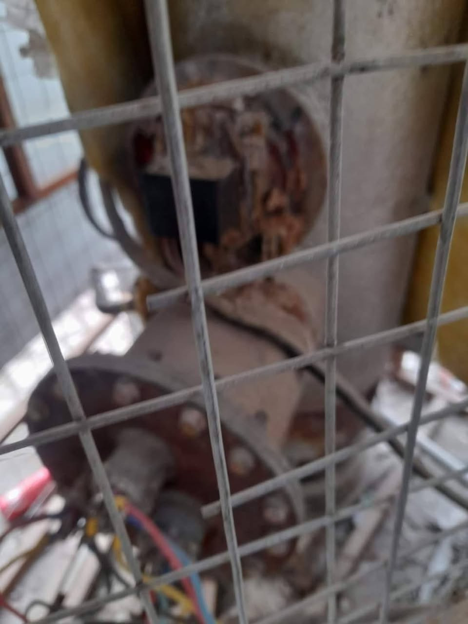 مكينه بريس + بويلر   .للبيع مكاني ميسان***********
