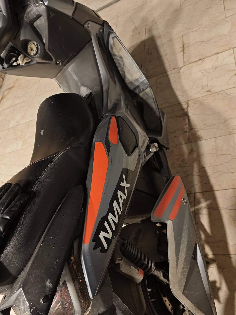 ⛔ دراجة شحن GTX شبيهه N MAX البانزين كاملة مكملة من كل نواحي
⛔ الدراجة تجي ب6 بطاريات كبار حجم كل بطارية 45 امبير تمشيك بحدود 60 كيلو حسب السرعة بعد
⛔ سرعة الدراجة 90 يعني خير من الله بالسرعة و رزنه حيل بيهه معدل يخبل
⛔ كهربائياتهه كلهه شغالة لد متغير و لايت عالي ناصي اشاير كلهن فول
⛔ الدراجة مزودة بكشن دبل و انارة متغيرة جوة الدراجة 
⛔ الدراجة نظيفة موضحة بالصور للبيع فقط 
⛔ سعر الدراجة مليون وبيهه مجال للشراي
⛔ مكان الدراجة بغداد الاعلام بشارع الضغط 
⛔ رقم الهاتف : ***********
