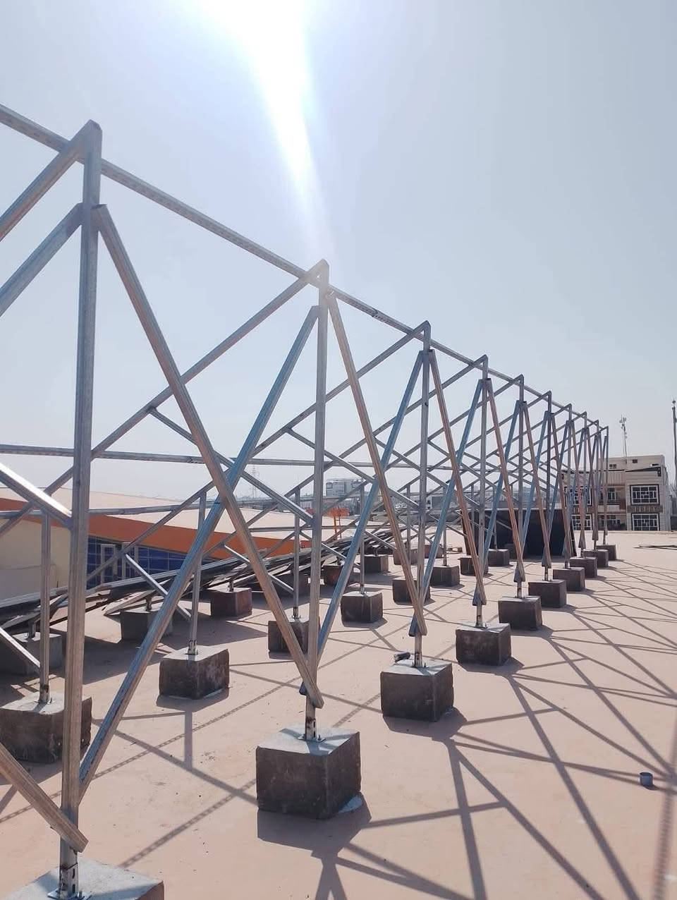 🔹 مكعبات كونكريت جاهزة لتثبيت هياكل الطاقة الشمسية 🔹
نوفر لكم مكعبات كونكريت عالية المتانة مخصصة لتثبيت هياكل الألواح الشمسية، مصنوعة بمواد قوية وتحمّل عالي لضمان الثبات والاستقرار في مختلف الظروف الجوية.
✅ جاهزة للتنصيب مباشرة
✅ تحتوي على 3 براغي تثبيت علوية جوكر يرهم علئ جميع اقدام الميكانو
✅ مقاومة للعوامل الجوية
✅ مناسبة للمشاريع الزراعية والمنزلية والتجارية
📏 القياسات: • الارتفاع: 30 سم
• قياس السطح العلوي: 30 × 30 سم
• قياس القاعدة السفلية: 35 × 35 سم
⚖️ الوزن التقريبي: من 65 إلى 70 كغم
سعر المفرد 8000دينار سعر الكمية اقل
💪 تصنيع متين وجودة مضمونة لضمان ثبات الهيكل وتقليل الحاجة إلى أعمال الصب في الموقع.
عنوان كركوك طريق اربيل سيكانيان 
📞 للاستفسار وطلبات التجهيز يرجى التواصل على الخاص
او الاتصال على الأرقام ***********  *********** .
☀️ وفر الوقت والجهد مع مكعبات كونكريت جاهزة لتثبيت هياكل الطاقة الشمسية بثبات وأمان. 🔩🏗️

